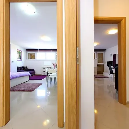 Luxury Town Center ザダル