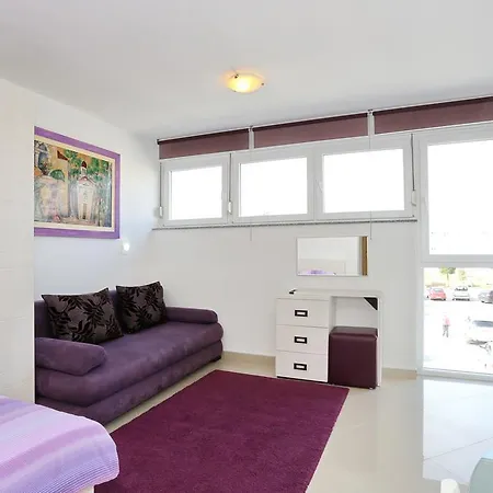 Luxury Town Center Apartament